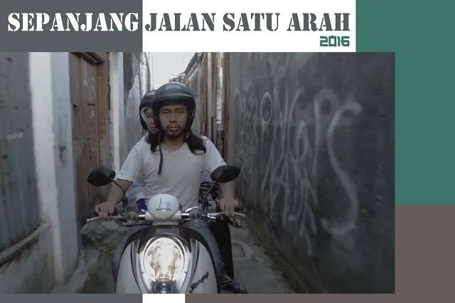 sepanjag jalan satu arah kekuasaan yang datang dari segala arah
