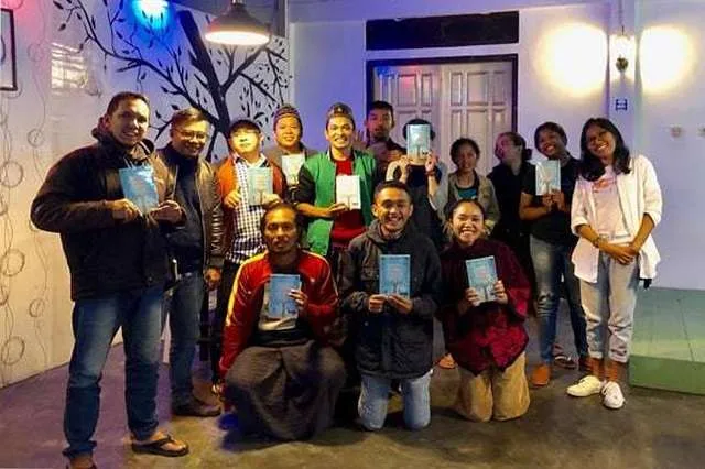 lengking burung kasuari wajah papua yang lain