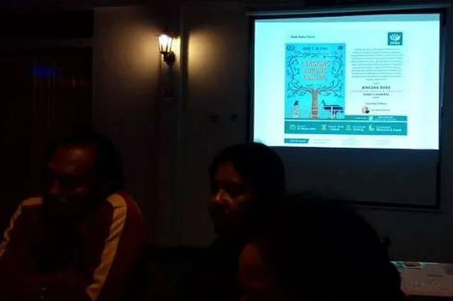 lengking burung kasuari wajah papua yang lain
