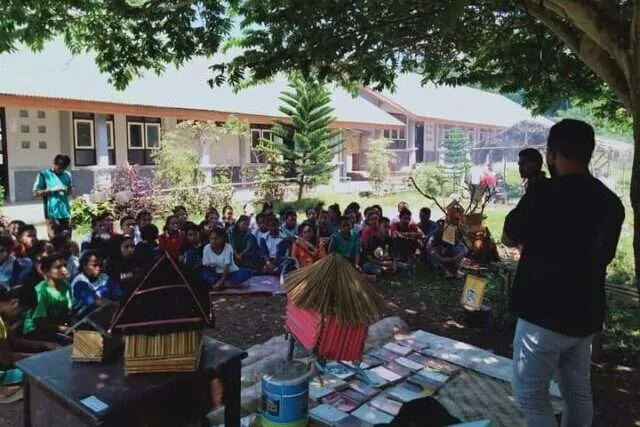 Literasi Bergerak Borong